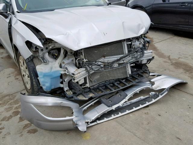 1FA6P0G78E5371187 - 2014 FORD FUSION S SILVER photo 9