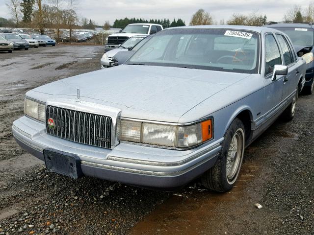 1LNLM83W0PY721264 - 1993 LINCOLN TOWN CAR C SILVER photo 2