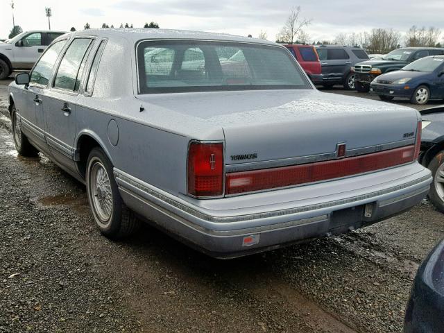 1LNLM83W0PY721264 - 1993 LINCOLN TOWN CAR C SILVER photo 3