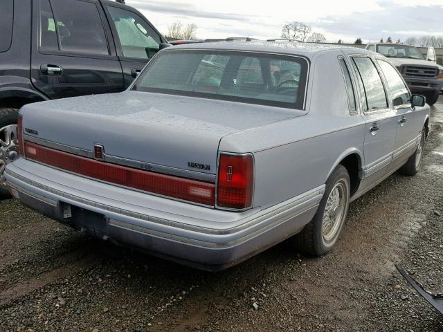 1LNLM83W0PY721264 - 1993 LINCOLN TOWN CAR C SILVER photo 4