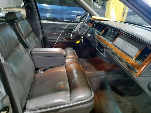 1LNLM83W0PY721264 - 1993 LINCOLN TOWN CAR C SILVER photo 5