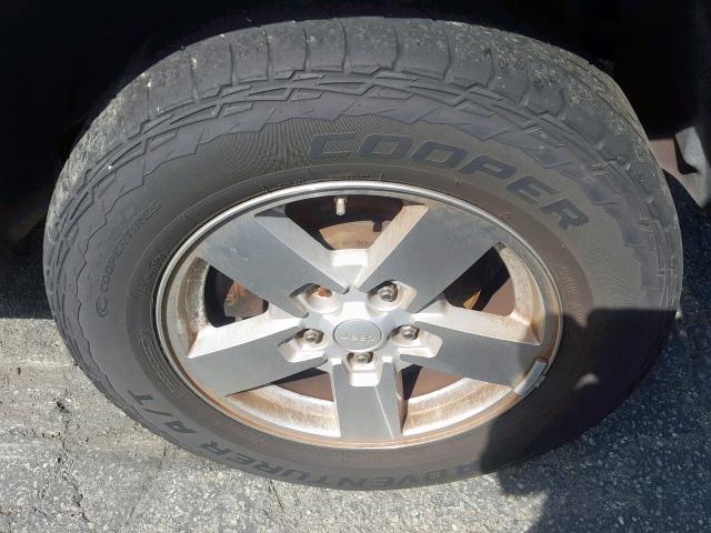 1J8HH58N16C167508 - 2006 JEEP COMMANDER GOLD photo 9