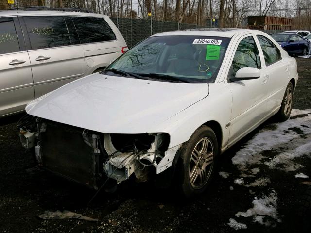 YV1RS592X52429803 - 2005 VOLVO S60 2.5T WHITE photo 2