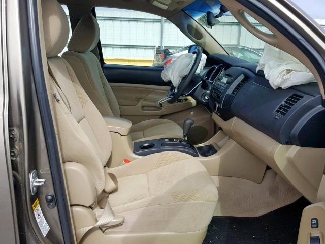 5TFJU4GNXBX011938 - 2011 TOYOTA TACOMA DOU BROWN photo 5