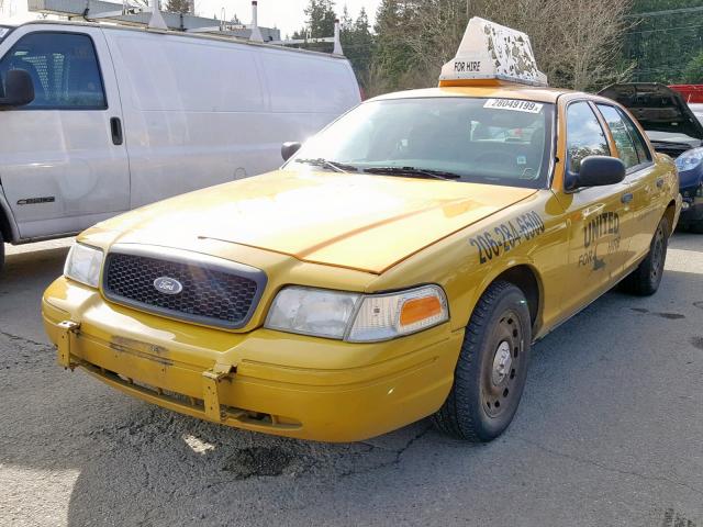 2FAHP71W44X120732 - 2004 FORD CROWN VICT YELLOW photo 2