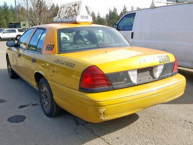 2FAHP71W44X120732 - 2004 FORD CROWN VICT YELLOW photo 3