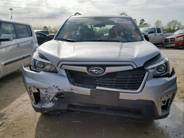 JF2SKACC7KH443878 - 2019 SUBARU FORESTER SILVER photo 9