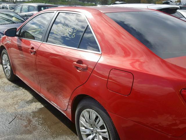 4T1BD1FK2EU113004 - 2014 TOYOTA CAMRY HYBR RED photo 3