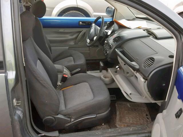 3VWCD31C14M404162 - 2004 VOLKSWAGEN NEW BEETLE ნაცრისფერი ფოტო 5