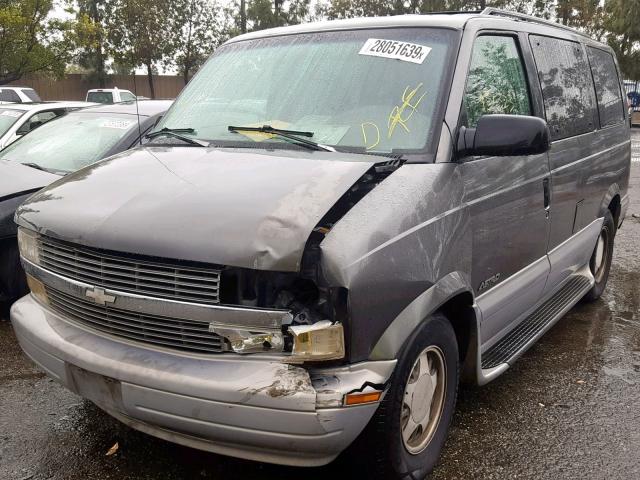 1GNDM19W3YB168032 - 2000 CHEVROLET ASTRO GRAY photo 2