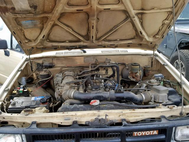 JT4RN65S2F5083013 - 1985 TOYOTA PICKUP RN6 TAN photo 7