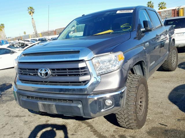 5TFEY5F16FX185523 - 2015 TOYOTA TUNDRA CRE GRAY photo 2