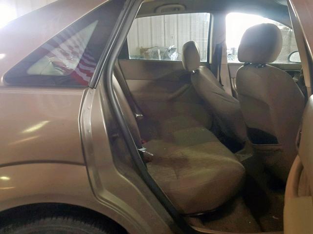 1FAFP34N45W274390 - 2005 FORD FOCUS ZX4 GOLD photo 6