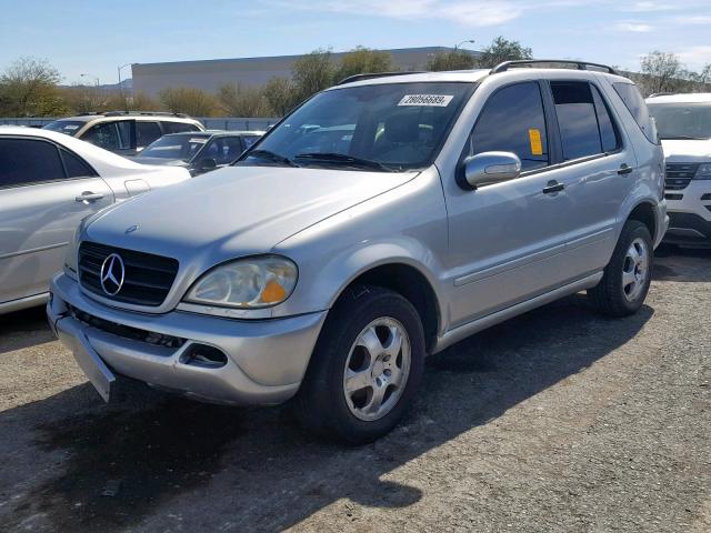 4JGAB54E13A397990 - 2003 MERCEDES-BENZ ML 320 SILVER photo 2