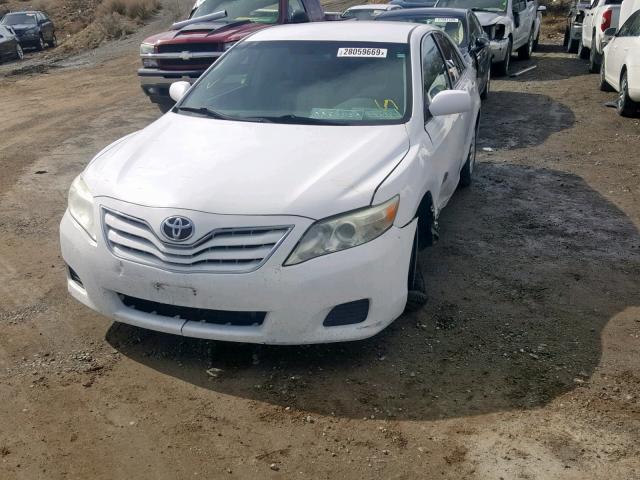 4T1BF3EK3AU526406 - 2010 TOYOTA CAMRY WHITE photo 2