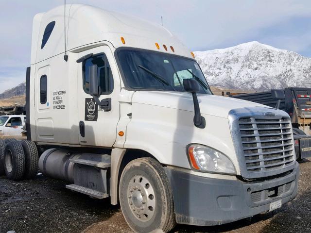 1FUJGLBGXCSBV8085 - 2012 FREIGHTLINER CASCADIA 1 WHITE photo 1