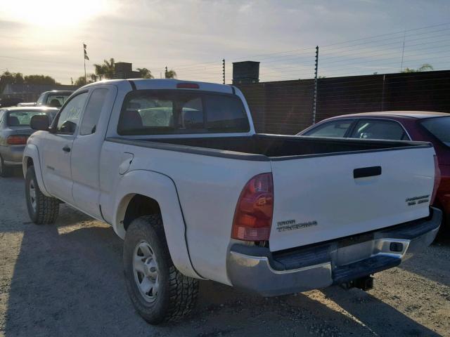 5TETU62N76Z168739 - 2006 TOYOTA TACOMA PRE WHITE photo 3