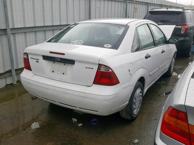 1FAFP34NX6W135771 - 2006 FORD FOCUS ZX4 WHITE photo 4