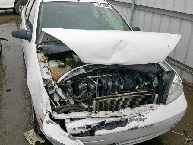 1FAFP34NX6W135771 - 2006 FORD FOCUS ZX4 WHITE photo 9