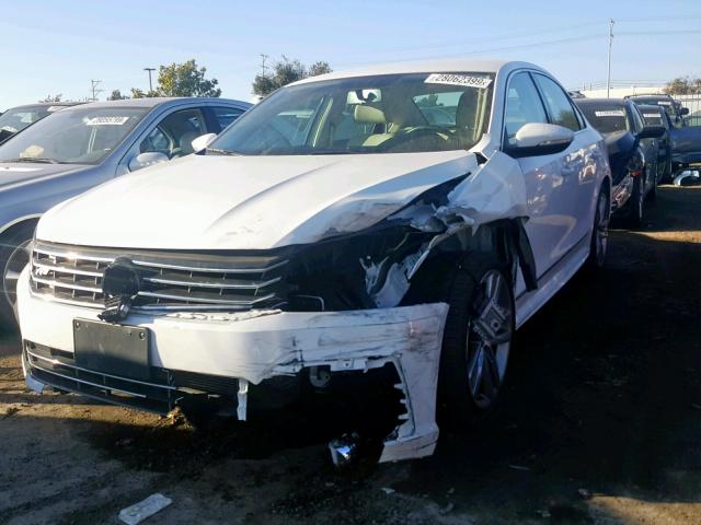 1VWDT7A37HC084626 - 2017 VOLKSWAGEN PASSAT R-L WHITE photo 2