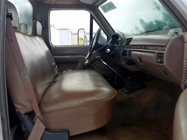 2FDLF47M5NCA77308 - 1992 FORD F SUPER DU WHITE photo 5