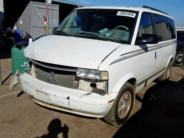 1GNDM19W7TB139965 - 1996 CHEVROLET ASTRO WHITE photo 2