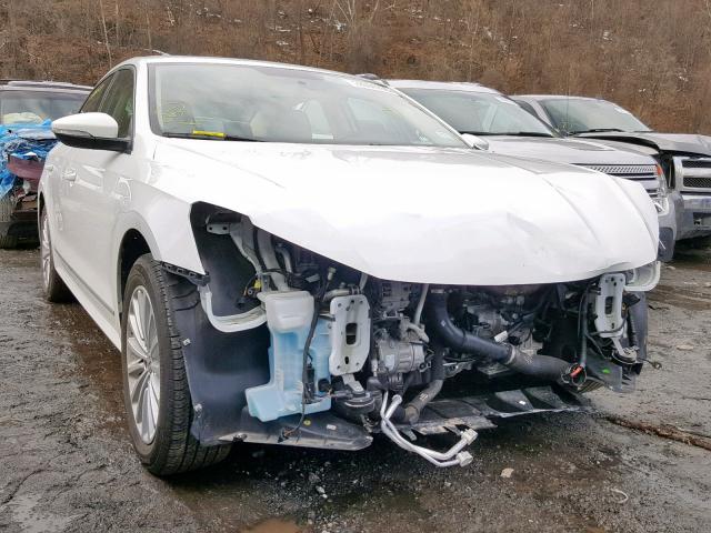 1VWBT7A33HC074201 - 2017 VOLKSWAGEN PASSAT SE WHITE photo 1