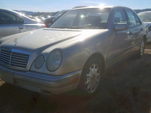 WDBJF55F2VA434482 - 1997 MERCEDES-BENZ E 320 BEIGE photo 2