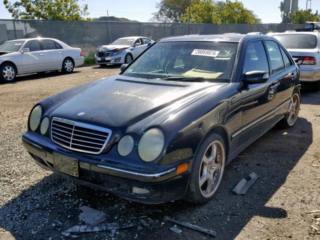 WDBJF65J71B325353 - 2001 MERCEDES-BENZ E 320 BLACK photo 2