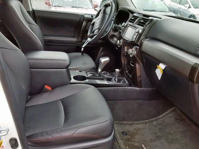 JTEBU5JR2H5478793 - 2017 TOYOTA 4RUNNER SR 白色 照片 5