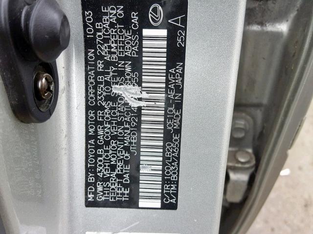 JTHBD192140084955 - 2004 LEXUS IS 300 SILVER photo 10