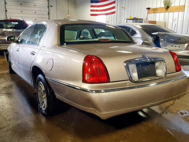 1LNHM82W2XY679171 - 1999 LINCOLN TOWN CAR S BEIGE photo 3