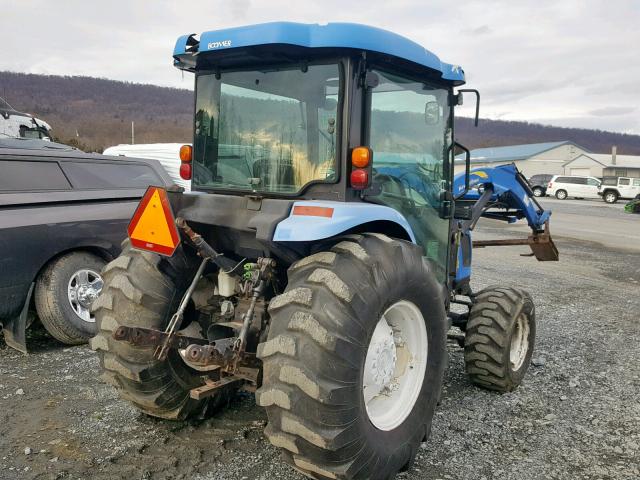 Z8DG11708 - 2008 NEWH TRACTOR BLUE photo 4