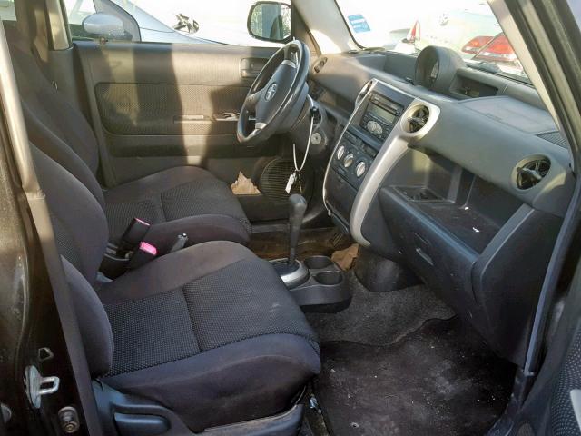 JTLKT324464035258 - 2006 TOYOTA SCION XB BLACK photo 5