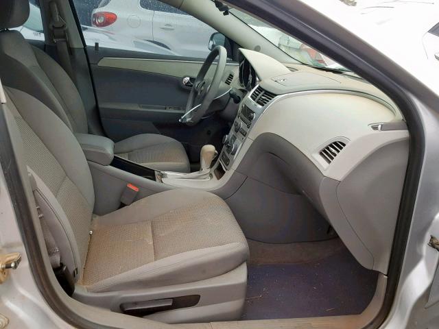 1G1ZB5E17BF226089 - 2011 CHEVROLET MALIBU LS 银色 照片 5