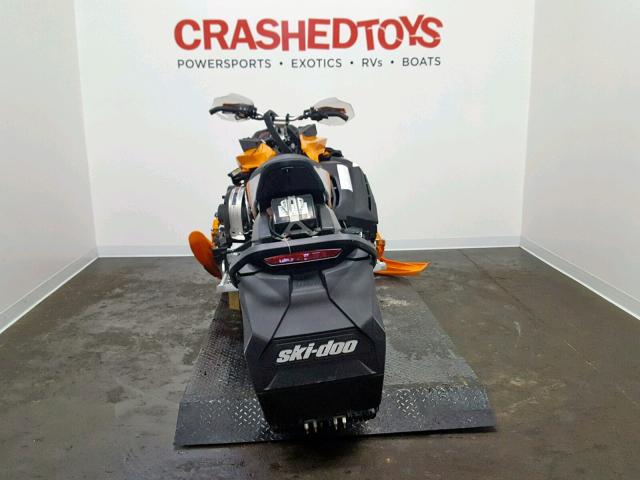 2BPSDAKG1KV000084 - 2019 SKI DOO RENEGADE ORANGE photo 4