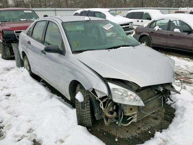 1FAFP34N47W304796 - 2007 FORD FOCUS ZX4 SILVER photo 1