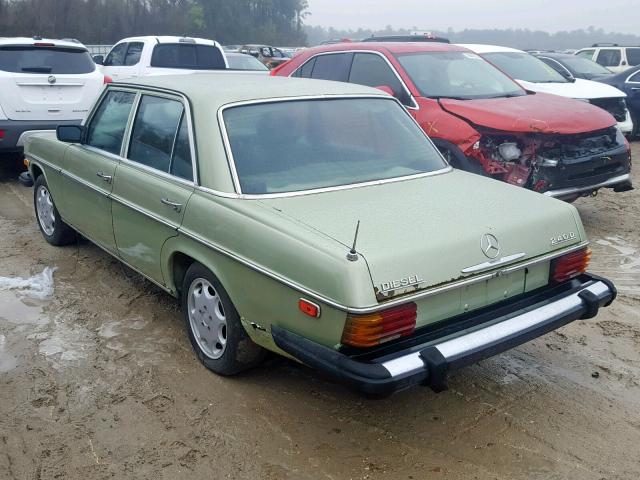 11511712100902 - 1975 MERCEDES-BENZ 240 D GREEN photo 3