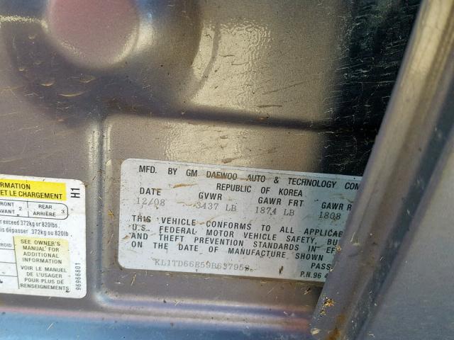 KL1TD66E59B637952 - 2009 CHEVROLET AVEO LS GRAY photo 10