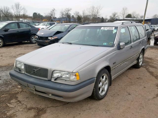 YV1LW5544T2212794 - 1996 VOLVO 850 BASE SILVER photo 2