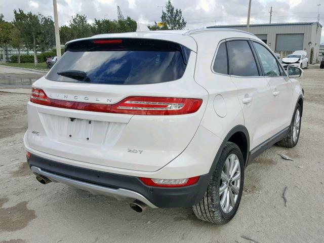 5LMCJ2C93HUL12097 - 2017 LINCOLN MKC SELECT WHITE photo 4