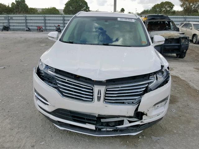 5LMCJ2C93HUL12097 - 2017 LINCOLN MKC SELECT WHITE photo 9