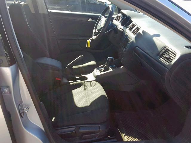 3VW2K7AJ5FM354795 - 2015 VOLKSWAGEN JETTA BASE SILVER photo 5