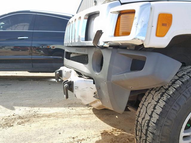 5GTEN13E388180701 - 2008 HUMMER H3 WHITE photo 9