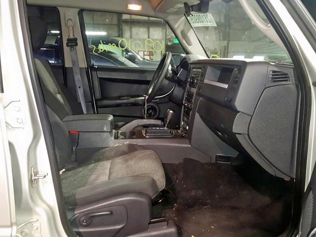 1J8HG48K48C232275 - 2008 JEEP COMMANDER SILVER photo 5