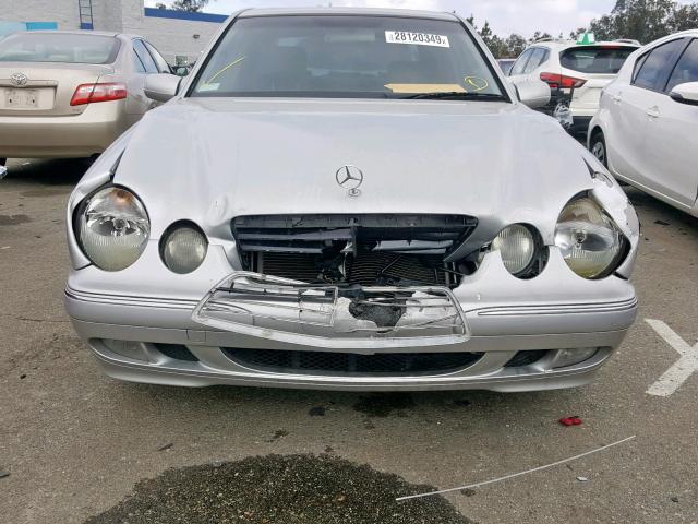 WDBJF65J92B397852 - 2002 MERCEDES-BENZ E 320 SILVER photo 9