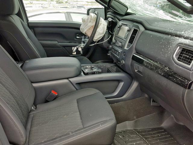 1N6AA1E54JN551576 - 2018 NISSAN TITAN SV GRAY photo 5