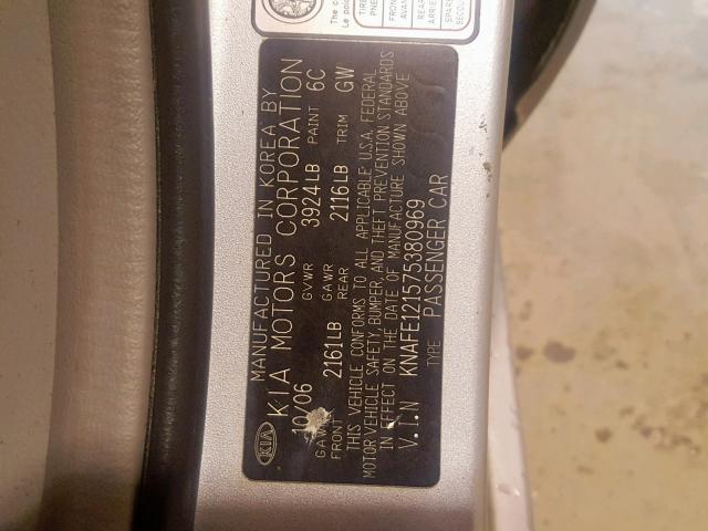 KNAFE121575380969 - 2007 KIA SPECTRA EX SILVER photo 10