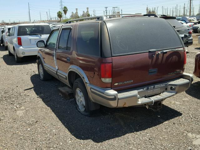 1GNDT13W4W2120838 - 1998 CHEVROLET BLAZER BURGUNDY photo 3