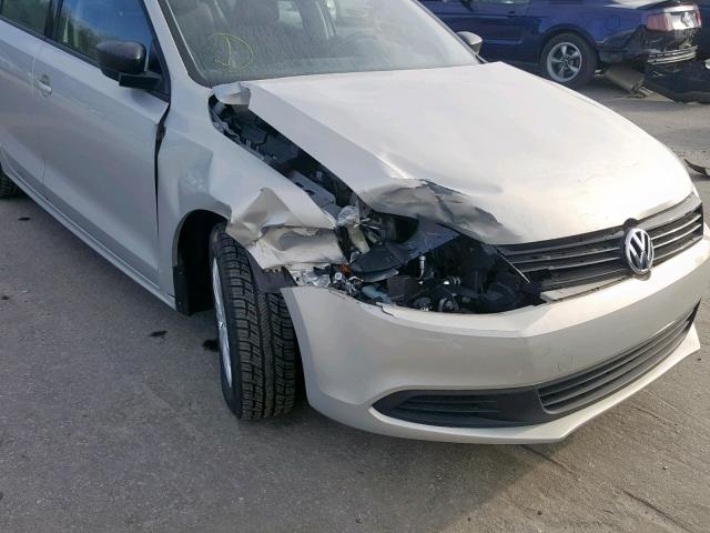 3VW1K7AJ1BM062258 - 2011 VOLKSWAGEN JETTA BASE GOLD photo 9